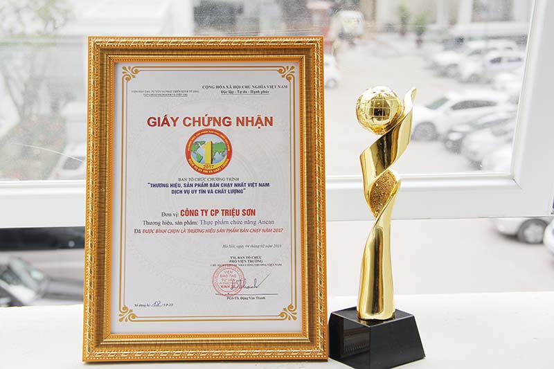 Chứng nhận và cúp “Thương hiệu, sản phẩm bán chạy Việt Nam