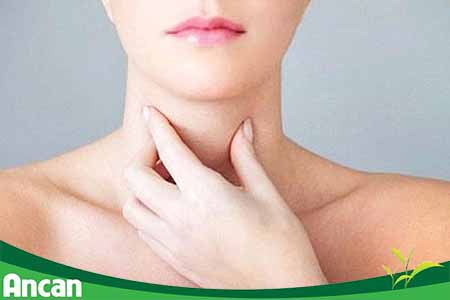 Nguyên nhân và triệu chứng của bệnh nhân xơ tuyến giáp